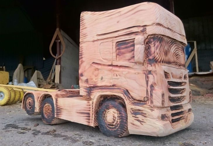 Parabrisas Perfeccion Tallo Un Camion En Madera