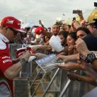 6-kimi-raikkonnen-de-ferrari-firma-autografos