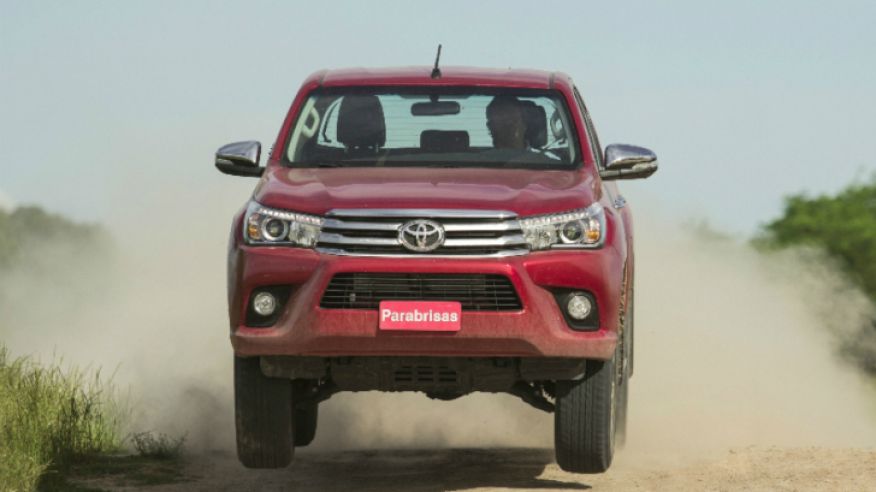 1-toyota-hilux