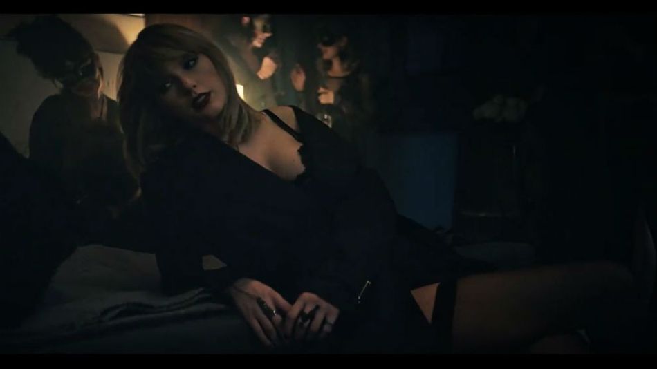 Taylor Swift-50 sombras mas oscuras