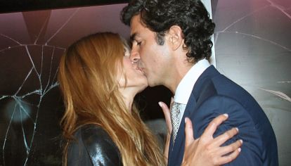 juntos. Fuera de la ficción, Macedo sólo besa a Urtubey.