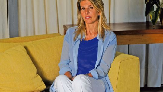 Uruguay. La jueza en la cabaña de Punta del Este donde pasa sus vacaciones junto a sus dos hijas.