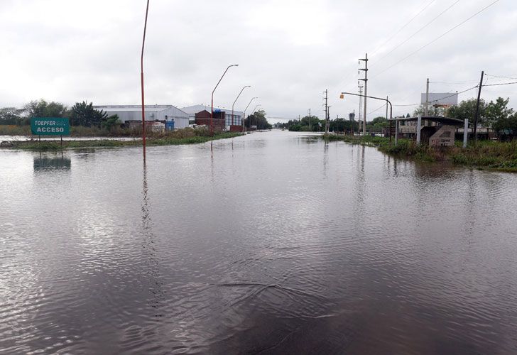 Santa Fe:Arroyo Seco es una de las localidades más complicadas por las inundaciones con cerca de 500 evacuados.