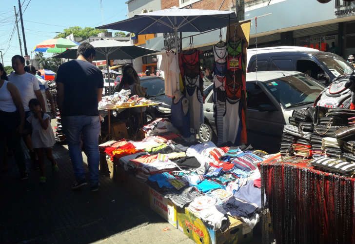 Manteros en Liniers.