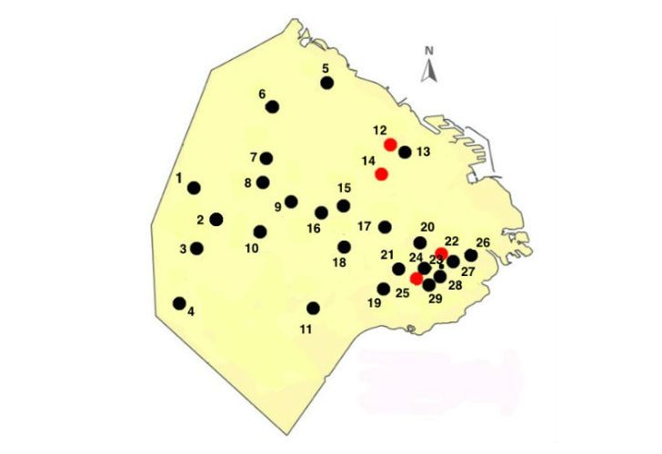 Distribución de hospitales públicos en la ciudad de Buenos Aires. Los diferentes hospitales se muestran en puntos negros. Como puntos rojos se indican los hospitales con guardias de Toxicología de 24 hs y el Hospital Muñiz. 1- Zubizarreta, 2- Roca, 3- Vélez Sarsfield, 4- Santojani, 5- Rehabilitación Psicofísica, 6- Pirovano, 7- Tornú, 8- Alvear, 9- Lagleyze, 10- Álvarez, 11- Piñeiro, 12- Fernández, 13- Rivadavia, 14- Gutiérrez, 15- María Curie, 16- Durand, 17- Ramos Mejia, 18- Quemados, 19- Penna, 20- Santa Lucía, 21- Sardá, 22- Elizalde, 23- Tobar García, 24- Udaondo, 25- Muñiz, 26- Argerich, 27- María Ferrer, 28- Borda, 29- Moyano.