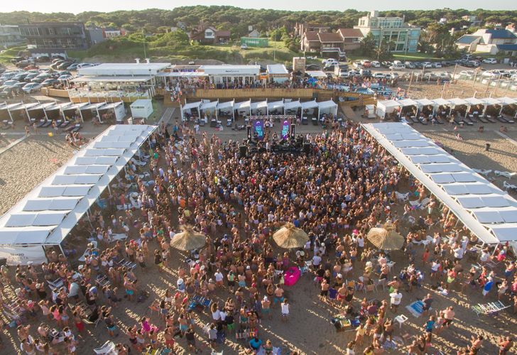 Una multitud invadió Terraza del Alba