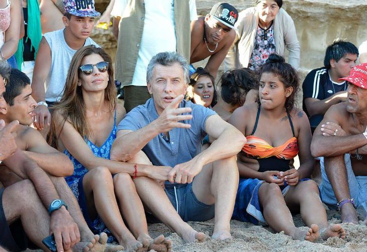 Mauricio Macri y Juliana Awada en las playas de Chapadmalal.