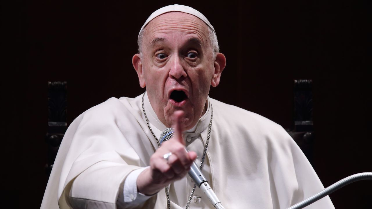 el-vaticano-quiere-controlar-el-uso-de-las-fotografias-del-papa