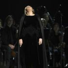 Adele-Grammys 59 (2)