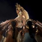 Beyonce-Grammys 59 (8)