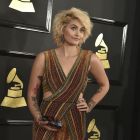 The 59th Annual Grammy (5)