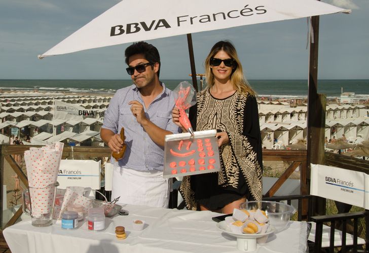 La exparticipante del Bailando 2016 Mery Del Cerro cocinando Macarrons con Mauricio Asta
