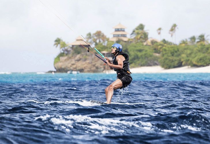 Obama dedicó dos días a aprender a hacer kitesurf.