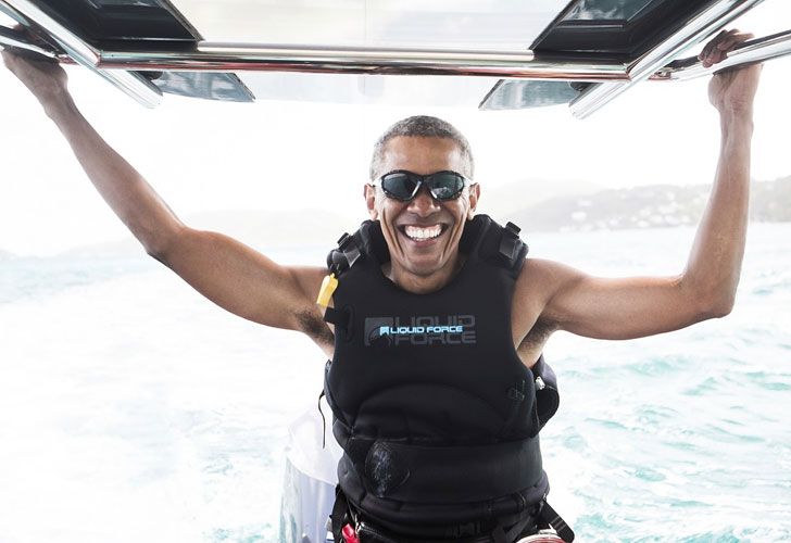 El expresidente dedicó dos días a aprender a hacer kitesurf desde la playa. 