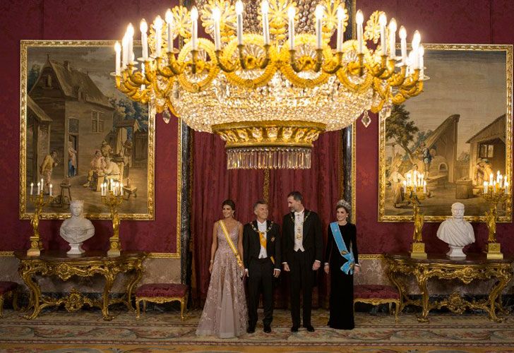 Macri y su esposa junto a los reyes de España