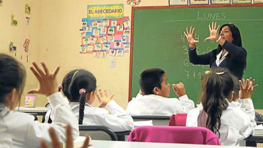 A la educación pública le está faltand una meritocracia real.