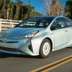 toyota-prius-2017 