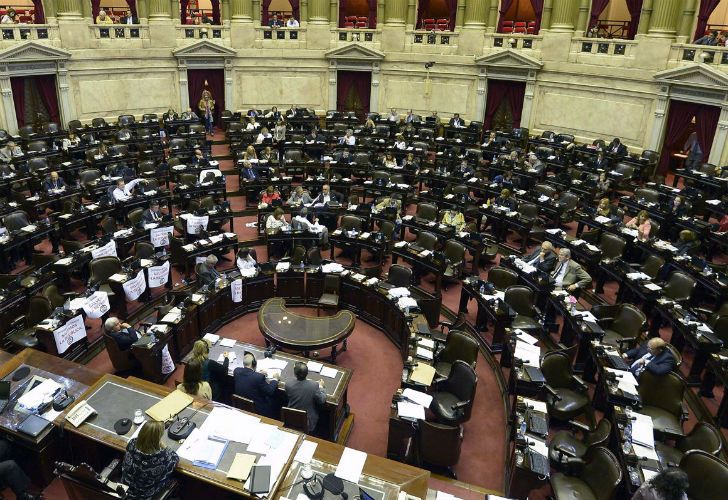 Diputados aprobó en octubre una reforma política. Senadores la postergó sin fecha.