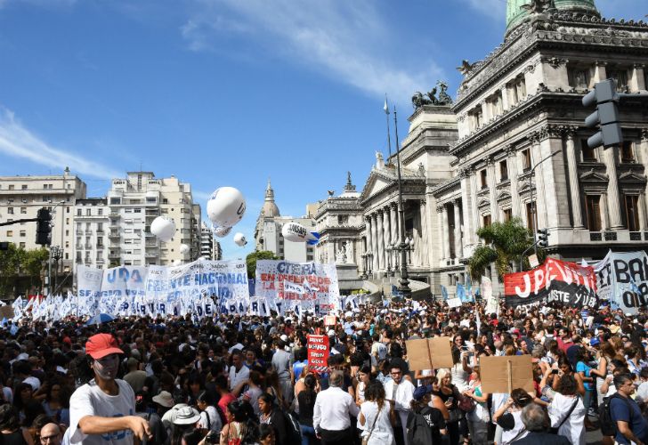 Marcha docente en Capital