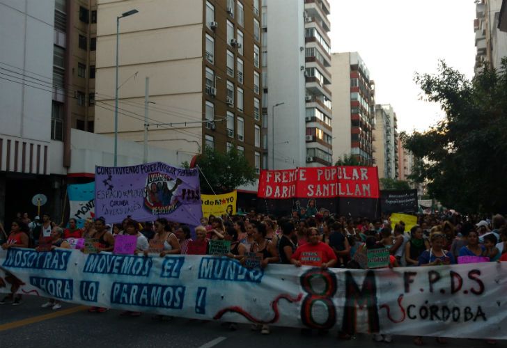 La intersección de Colón y Cañada, en pleno centro de la ciudad fue el lugar elegido para dar comienzo a la manifestación que se extendió por varias cuadras de la ciudad. 