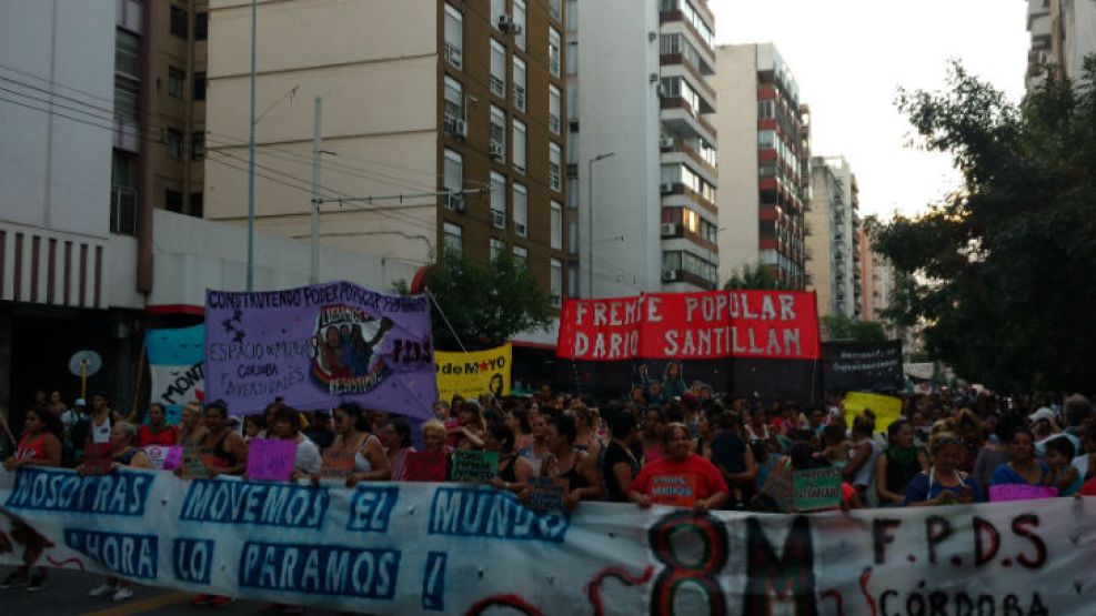 La intersección de Colón y Cañada, en pleno centro de la ciudad fue el lugar elegido para dar comienzo a la manifestación que se extendió por varias cuadras de la ciudad. 