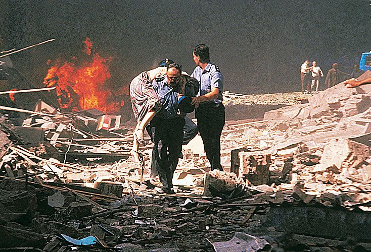 Terror. Momentos posteriores a la explosión de la Embajada de Israel, en 2002. 