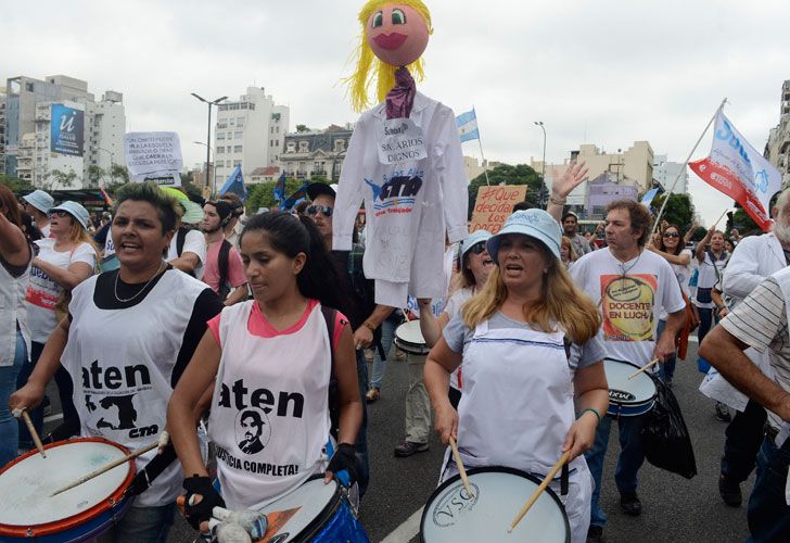 Mensajes para Macri en la marcha docente