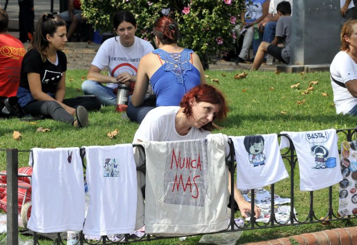 Los concurrentes al acto del día de la Memoria cargaron contra Macri y su Gobierno. 