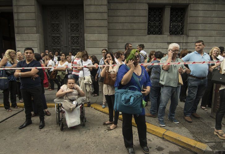 Incendio frente al Congreso