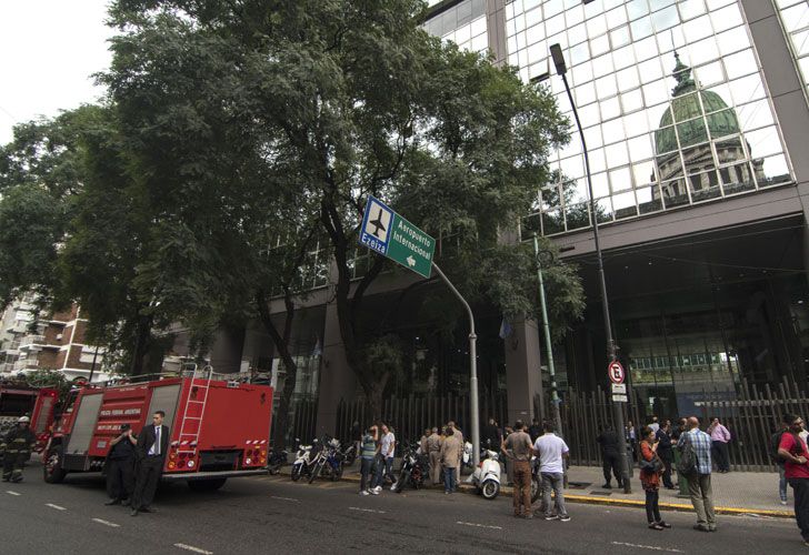 Incendio frente al Congreso