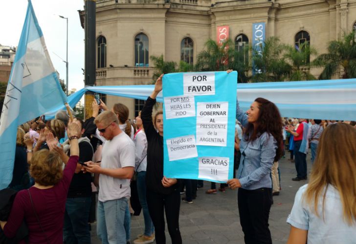 Así se vivió la "marcha por la democracia" en Córdoba.