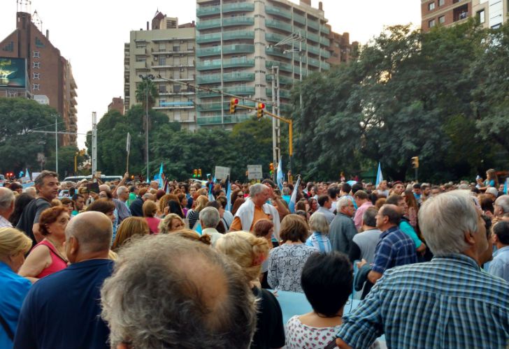 Así se vivió la "marcha por la democracia" en Córdoba.