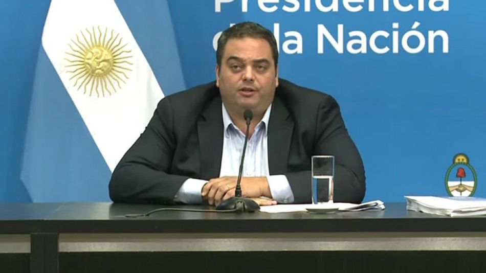 Conferencia de prensa de Triaca, sobre el paro de la CGT