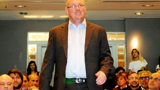 El viernes, al entrar al auditorio del CEMA.
