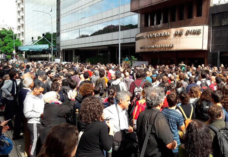 Protesta en el INCAA