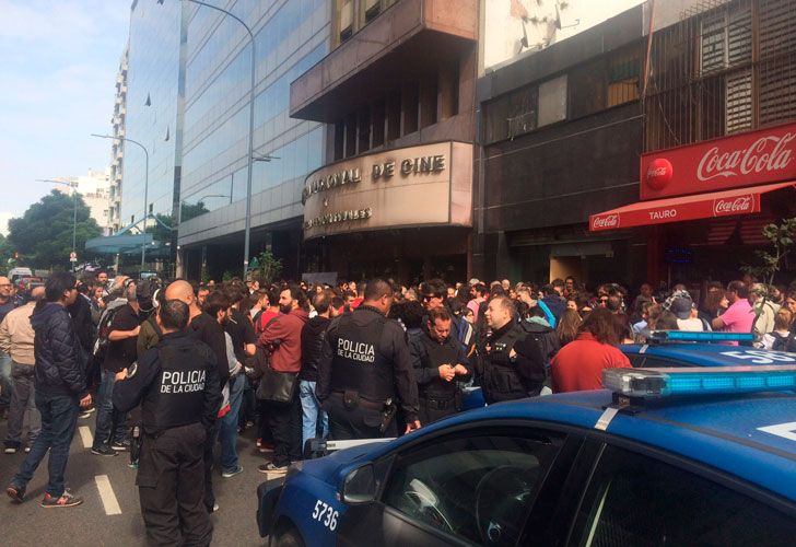 Protesta en el INCAA