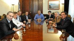 Miguel Angel Pichetto junto a Florencio Randazzo, Juan Manuel Abal Medina y referentes del peronismo
