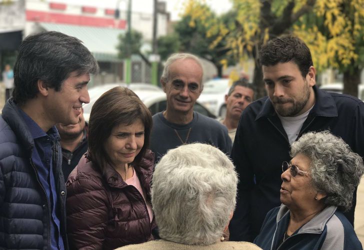 La ministra de Seguridad, Patricia Bullrich, participó del timbreo nacional.