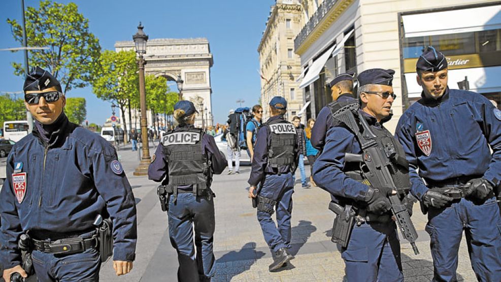 20170422_1196_internacionales_France-Paris-Police-S_Cava(4)