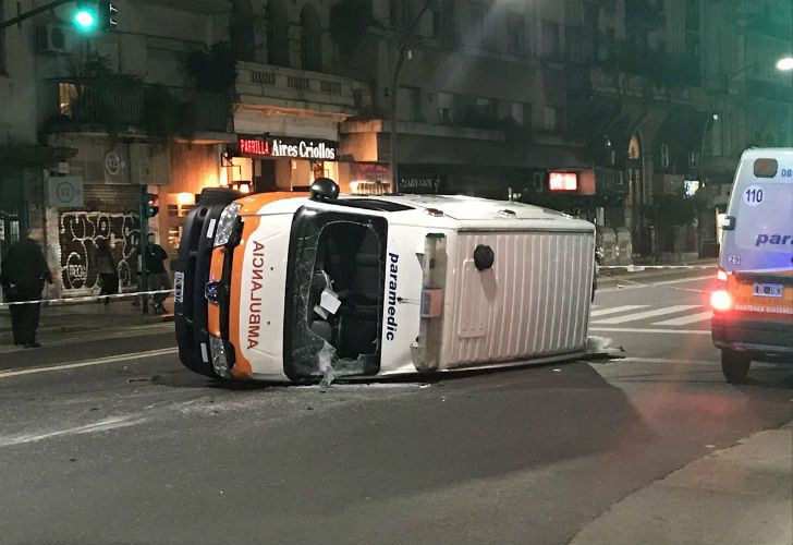 El accidente ocurrió en el cruce de las avenida Callao y Santa Fe.