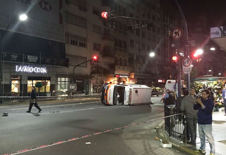 El accidente ocurrió en el cruce de las avenida Callao y Santa Fe.