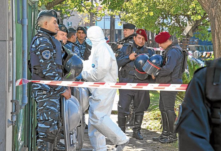 Hallazgo. El cuerpo de Araceli apareció en una casa de la calle Alfonsina Storni, en la localidad de Loma Hermosa. La enterraron debajo de una improvisada carpeta de cal y basura. 