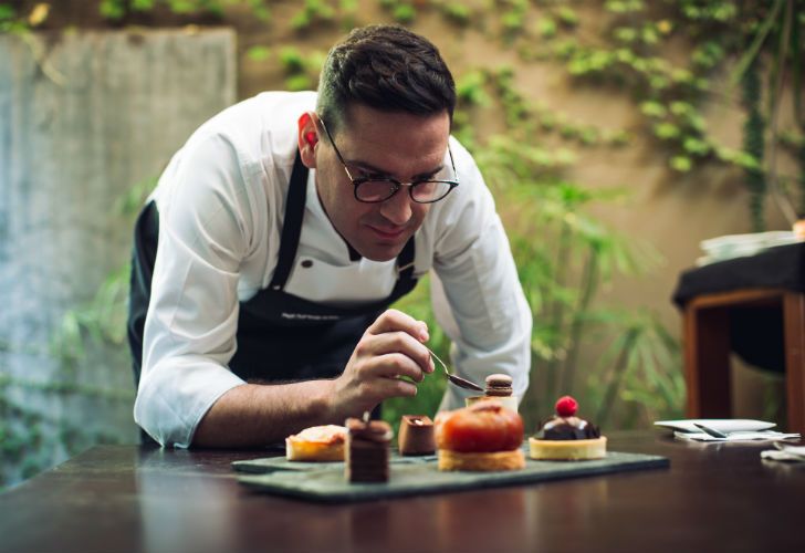 Damián Betular Chef Ejecutivo Pastelero de Palacio Duhau-Park Hyatt Buenos Aires seleccionó minuciosamente los Sweet Bites durante el concurso.