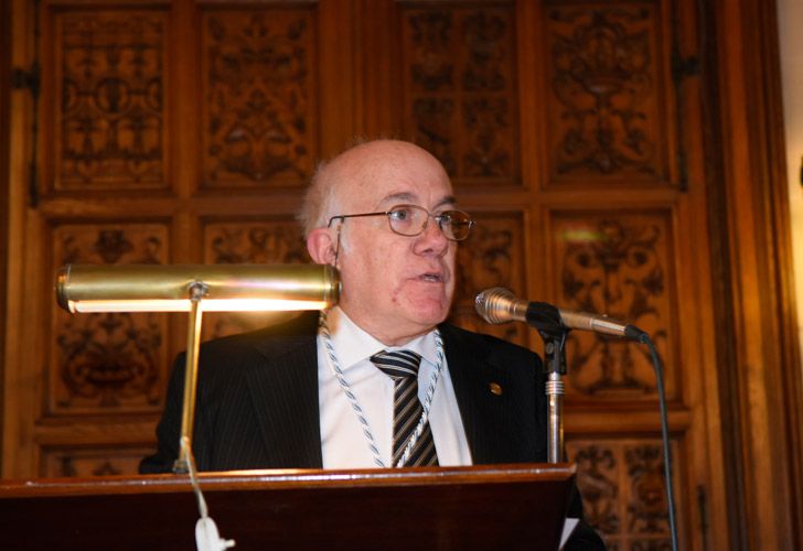 Jorge Fernández Díaz asumió como académico de la Academia Argentina de Letras