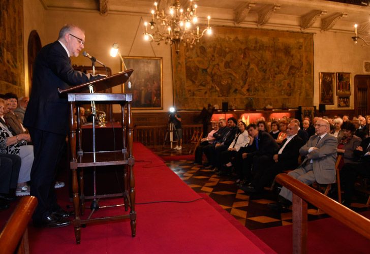 Jorge Fernández Díaz asumió como académico de la Academia Argentina de Letras