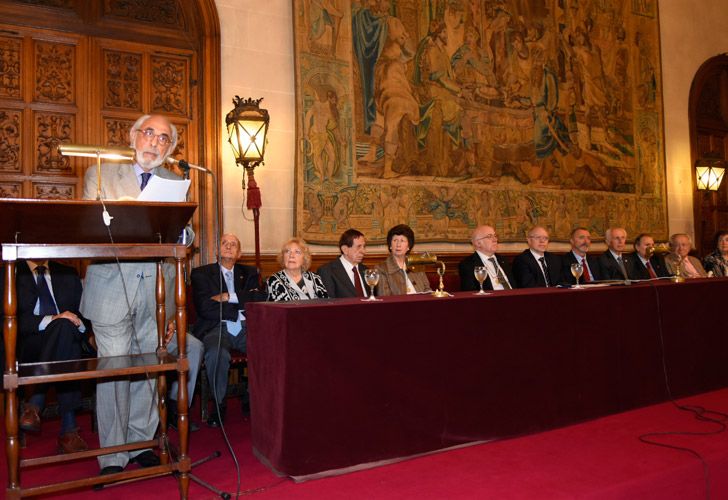 Jorge Fernández Díaz asumió como académico de la Academia Argentina de Letras