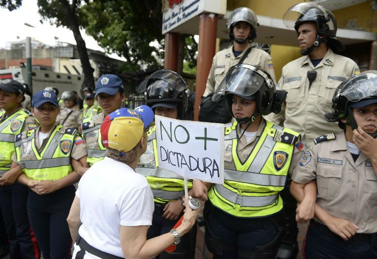 Marcha de mujeres en Venezuela.