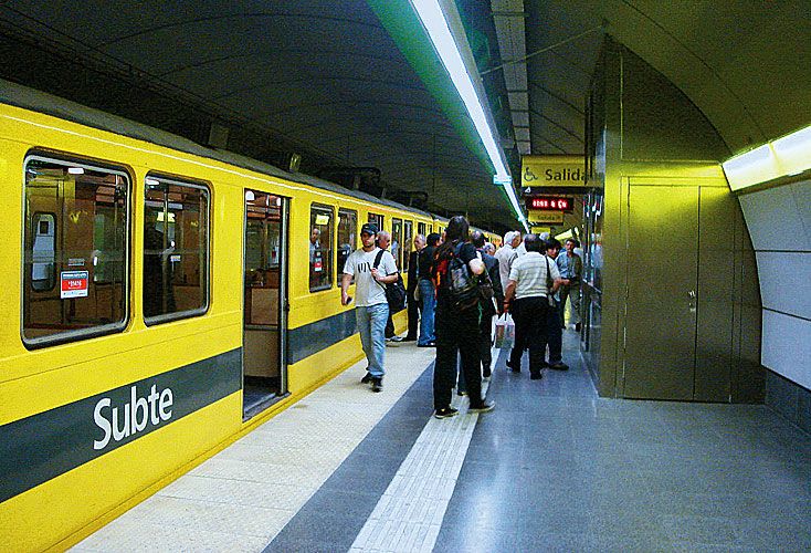 Contrato. Quieren que la futura concesión del subterráneo sea por 12 años, con opción a una prórroga de tres años más.