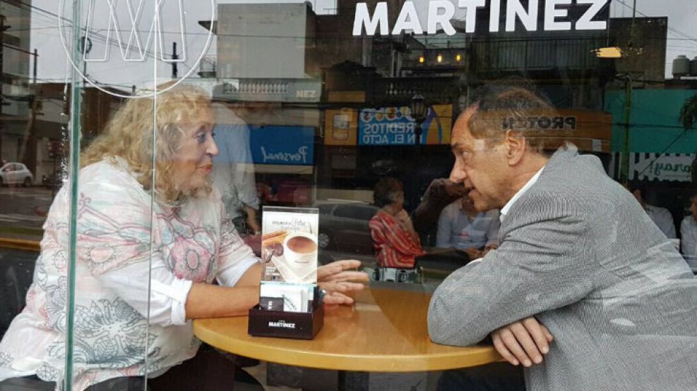 Daniel Scioli tomó un café con Stella Maris Giroldi, exintendenta de Campana