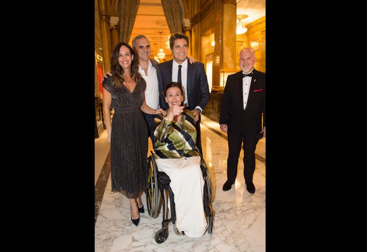 Gabriela Michetti, Juan Tonelli, Carolina Prat y Guillermo Andino en el festejo por el aniversario de la Cruz Roja